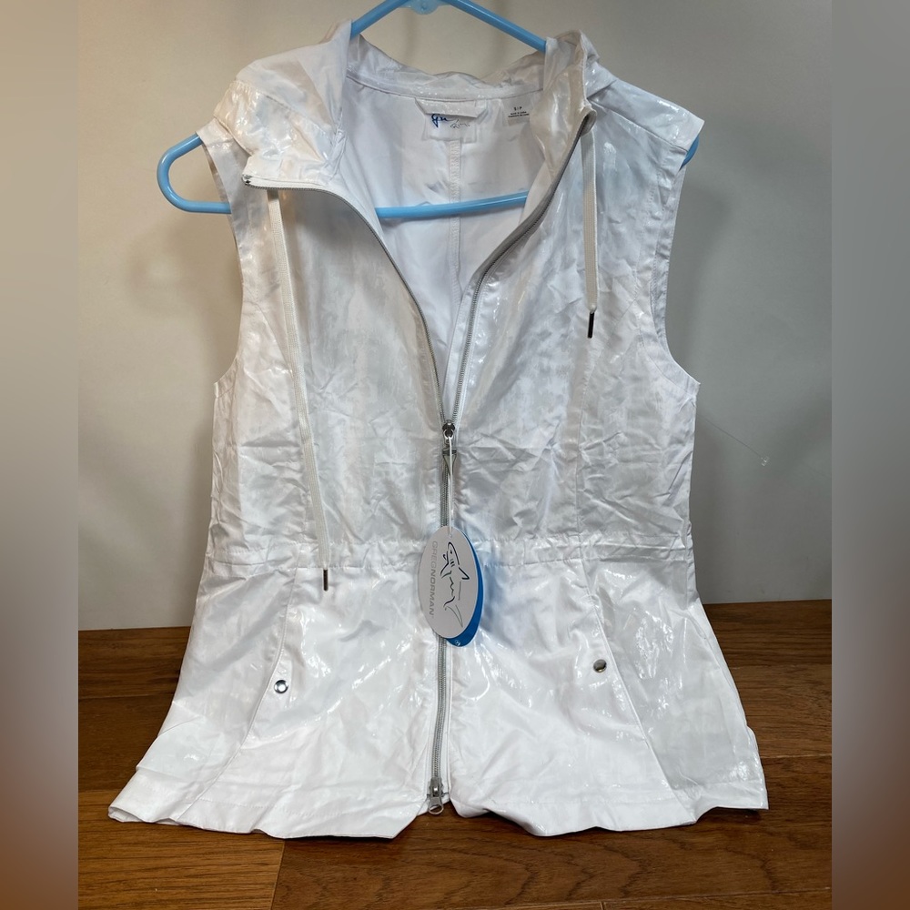 NWT Greg Norman white hooded sleeveless windbreaker vest water repellent small